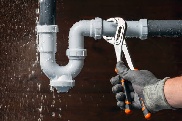 Professional Emergency Plumber technician working in Ashton, MD